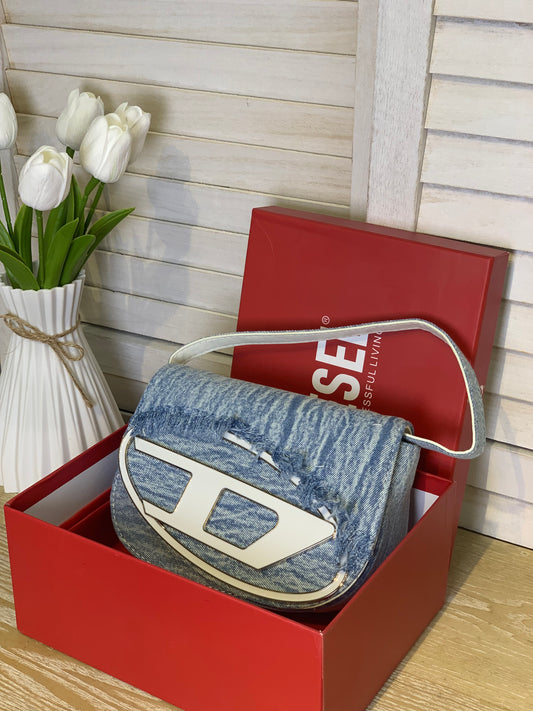 Diesel jeans in white with box