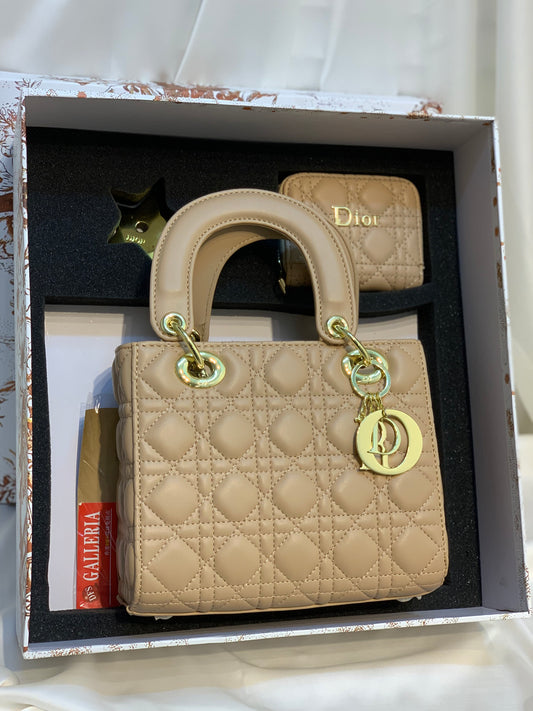 Lady Dior beige package